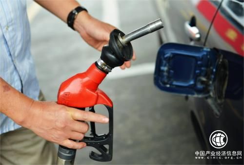 共享单车、新能源汽车兴起 成品油市场空间受挤压