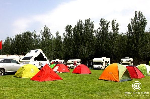依托特色小镇 露营产业渐行渐近