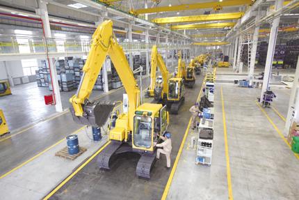 山东临工打造品牌强企 回馈社会助发展