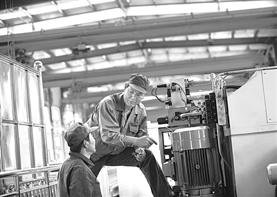 郭晋龙：登上国家科技最高领奖台的铁路工人