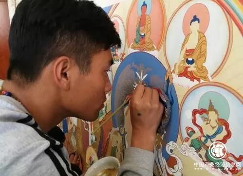 青海黄南：“热贡艺术”助推脱贫梦想成真