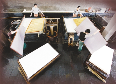 轻工制造行业观察：家居复苏动能显著；文化纸价延续提涨态势