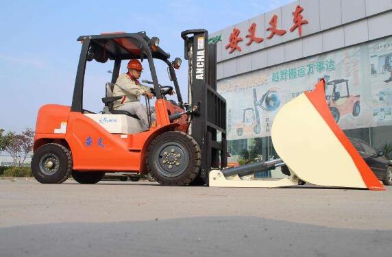 安徽叉车集团：抢占智能物流赛道重塑重器新典范