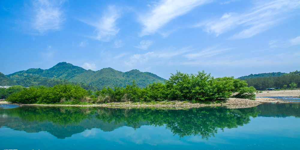 让更多绿水青山成为金山银山
