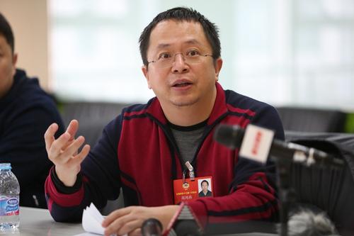 全国政协委员周鸿祎的履职四“本”经