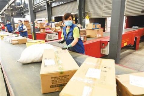 全国快递业务迎来春运高峰 年货寄递需求旺盛