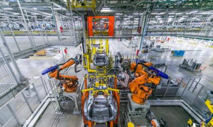 我国上半年消费品工业增加值同比增长4.6%