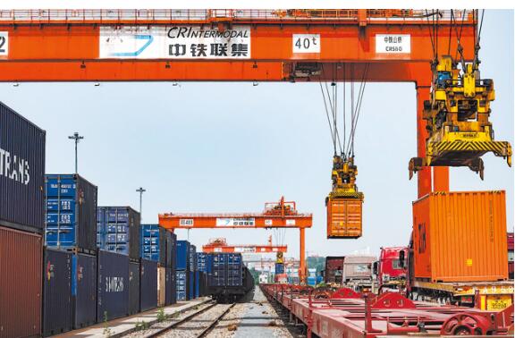 河南郑州：外贸增速居中部城市首位