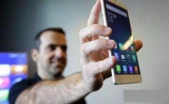 创下近10年新低，机构预估2023年全球智能手机出货量下降5%