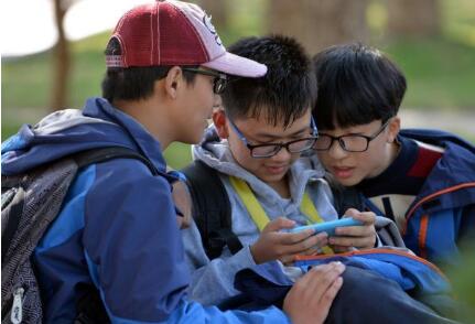 为未成年人构筑清朗的网络空间