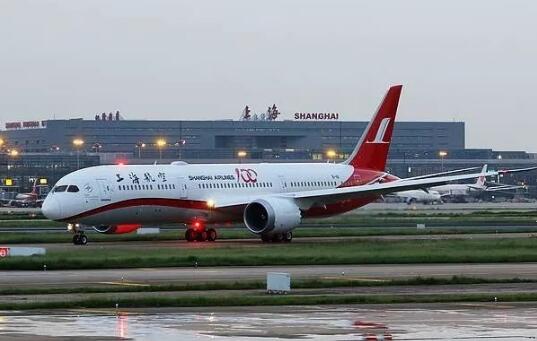 国庆假期民航运输旅客近930万人次 航班正常率超93%