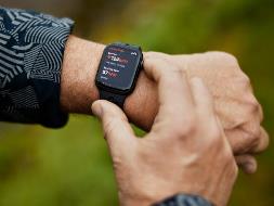 2023年Q4全球智能可穿戴设备出货下跌3% 苹果稳居第一