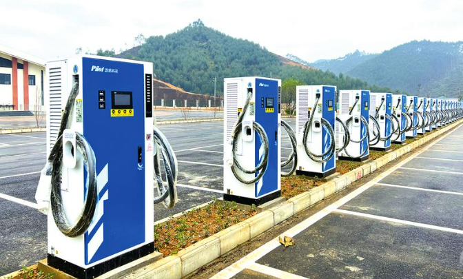 事关公路充电桩、货车司机服务等，权威发布！