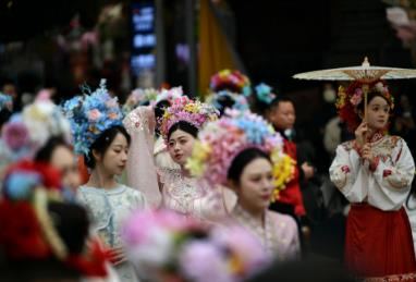 发展服务消费 带动经济高质量发展“新引擎”