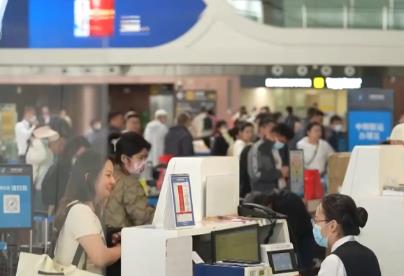 “小机票”串联春日消费“大市场” 民航出行迎着春风“满格续航”