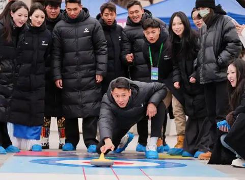 冷资源变身“热经济” 四川第七届冰雪季带动1500万人次参与消费超4亿