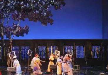 全国消费市场繁荣活跃 文化“魅力+活力”添彩“五一”假期