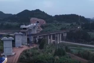 同比增长5.3% 今年1至4月全国铁路完成固定资产投资1947亿元