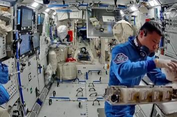 神舟二十号航天员乘组有序推进多项空间科学实验