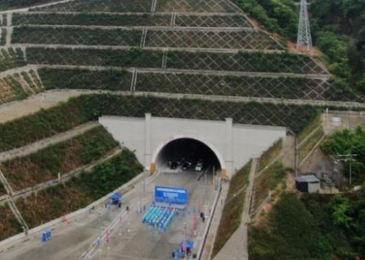 西康高铁全线20座隧道全部贯通