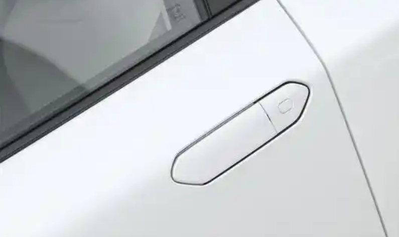 汽车门把手隐形 安全不能“隐形