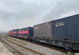 四川：用好中老班列、西部陆海新通道 推动产品出口香港、东南亚