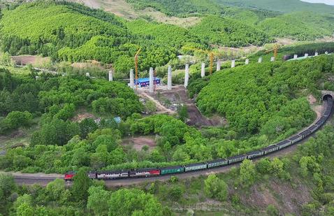 中欧班列“东通道”新建绥芬河隧道正式贯通