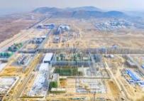 全国最大乙烷制α-烯烃装置核心塔器吊装