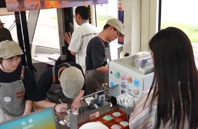 进商场看戏、在有轨电车品咖啡，新潮流！沉浸式生活美学燃动经济新“引擎”
