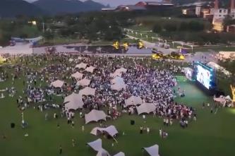 赛场之外同样火热 大屏看球串起“消费链”激活“流量密码”