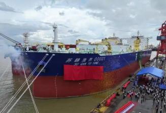 全球首艘自航封闭式 三文鱼养殖工船交付