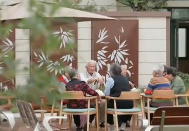 上半年银发经济发展态势良好 银发群体消费潜力持续释放