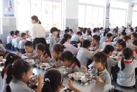 校园配餐领域首个国家标准最大限度保障广大师生“舌尖上的安全”