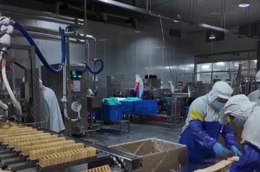 亚游集团官网打破“冰封” “甜蜜棒棒冰”圈粉海外释放经济“新”潜力