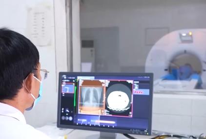 95%、1.9亿人、44倍……数据勾勒医疗保障“成绩单” 群众看病治疗有“医靠”