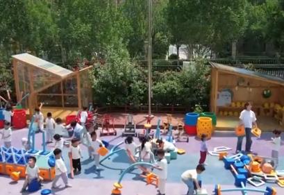 政策一“小步” 长远发展一“大步” 逐步推行免费学前教育意义重大