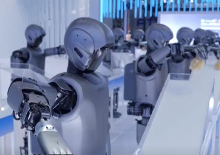 50家企业+数百款人形机器人 这场机器人大会创同类展会之最