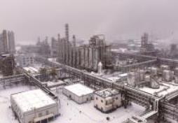 聚碳酸酯行业破局“内卷”剑指高端 要从“价格竞争”到“价值竞争”