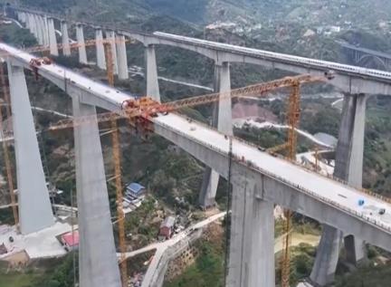 1至8月全国铁路完成固定资产投资5041亿元