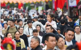 2025年国庆中秋假期国内出游8.88亿人次
