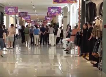 大潮引客来！大潮“东风”催热文旅、餐饮、时尚产业消费热潮