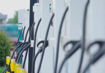 “十四五”对账单 我国建成全球最大充电网络 新能源车跨省出行“说走就走”