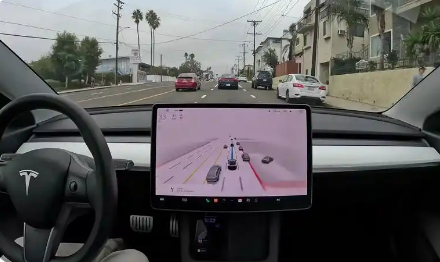 美国将调查近290万辆“全自动驾驶”特斯拉汽车