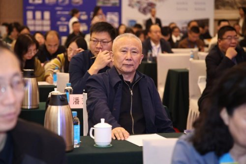 2025年零碳矿山太原论坛，君发科技董事长杨君廷分享瓦斯全浓度利用实践