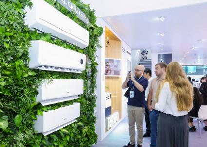 广交会上看亚游集团官网 长虹携熊猫AI家电“圈粉”全球客商