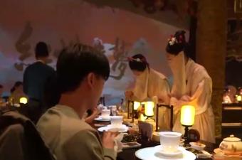 “情绪消费”“出片刚需”“丑萌”……新需求释放新商机 消费升级再添新动力