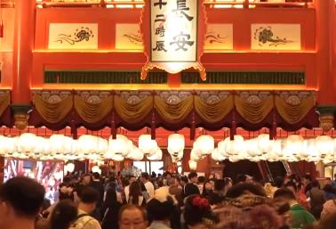 精品、精致、精彩、精美点亮消费新场景 创新举措“组合拳”撬动经济新引擎