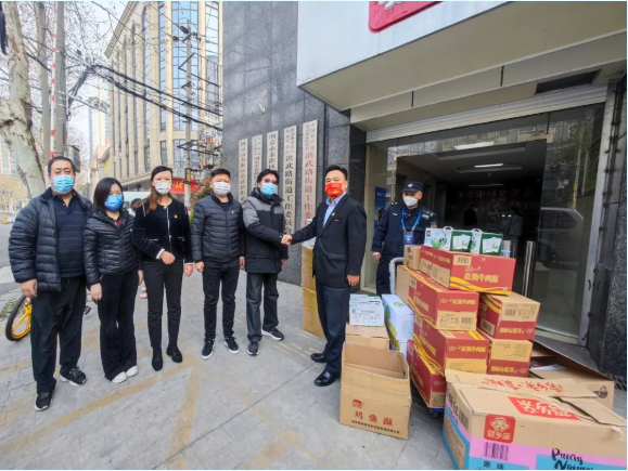 众志成城战疫情，太平商场进社区送温暖！