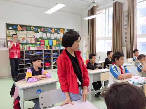 丽水松阳县烟草专卖局：关爱“候鸟”计划 温暖呵护童心