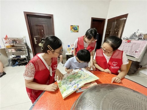 遂昌：爱心志愿“红色”行 用心照亮成长路